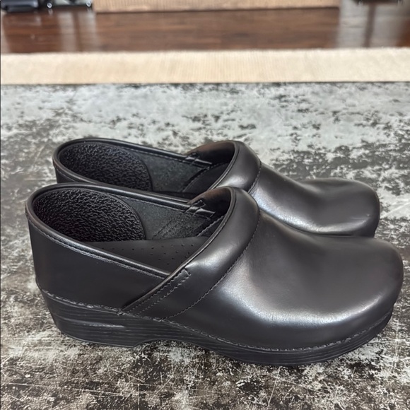 Dansko Black Leather Professional Clogs Size 41 - Picture 2 of 6